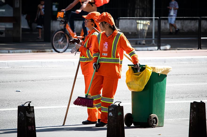 China retail sales are finally growing—but remain the ‘weakest link’ in China’s recovery