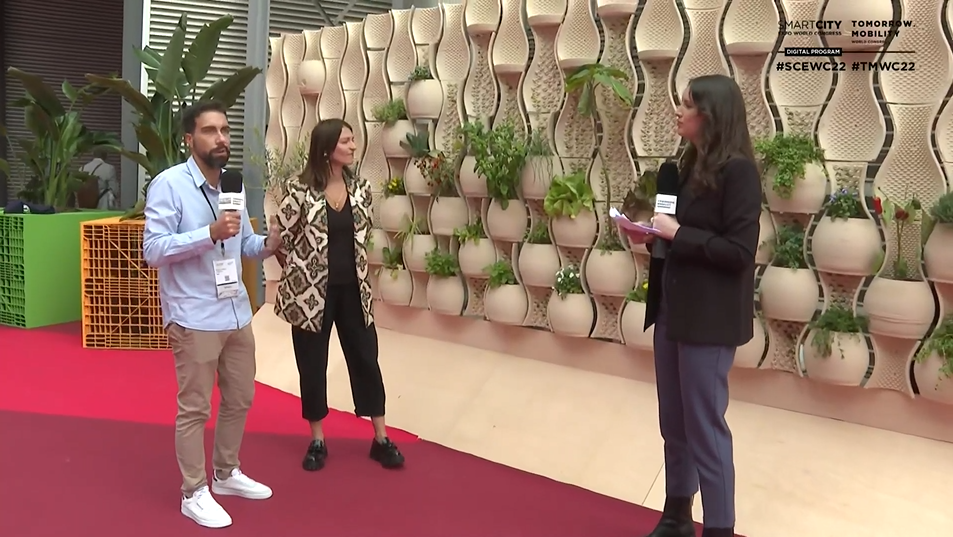 This 3D printed vertical garden produces its own food