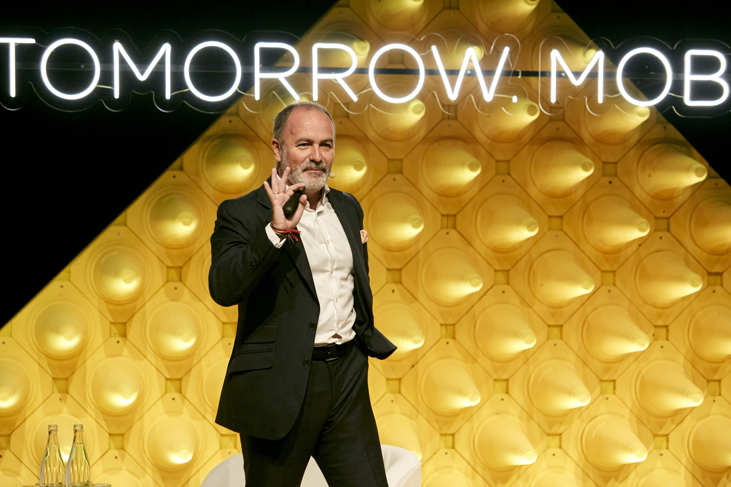 Andrés de León, Hyperloop | Getting Your Mobility Solutions Funded