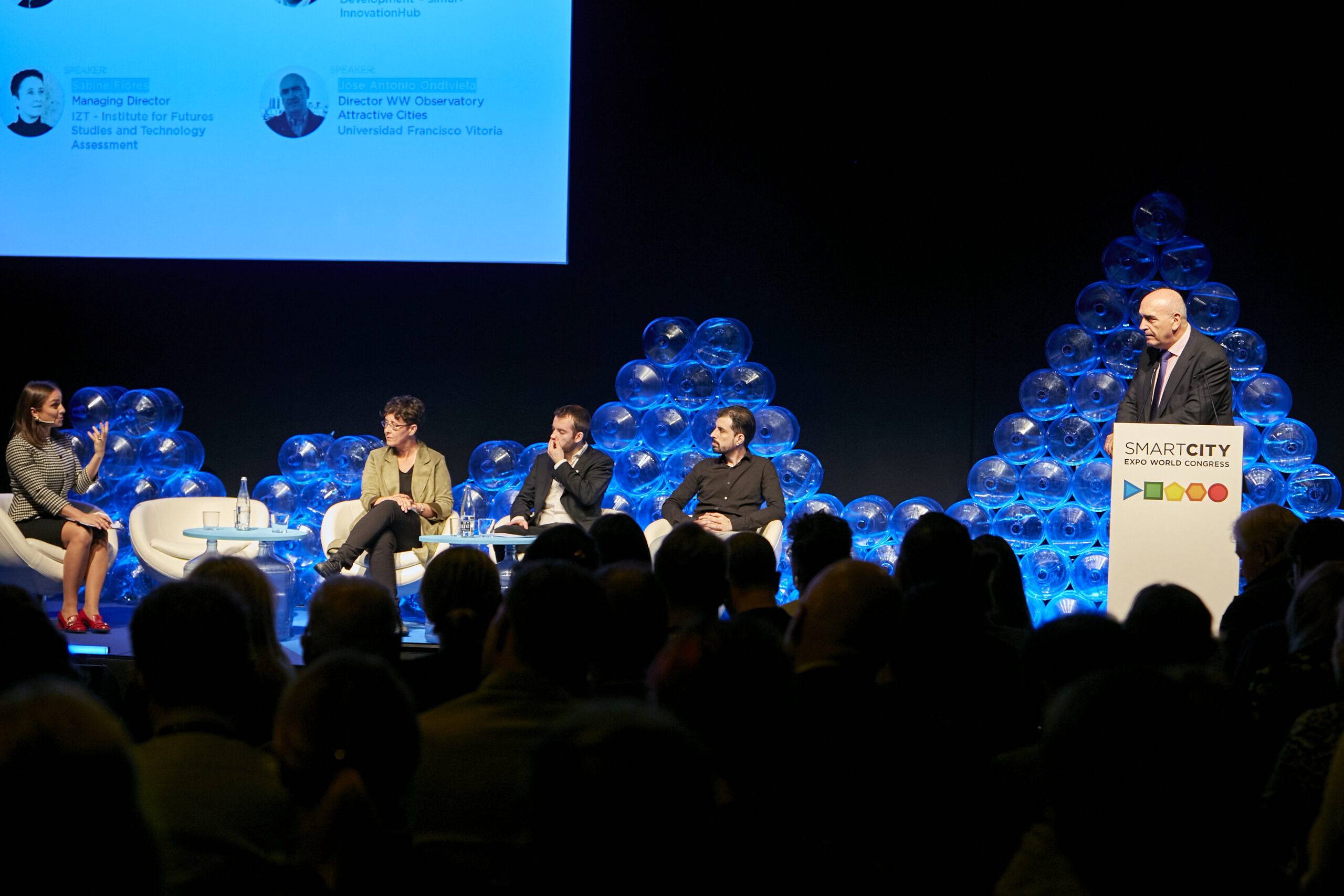 Engaging Citizens for a Collective Future Engaging Citizens for a Collective Future