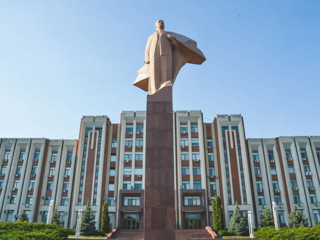 Article Review: The Ideal Communist City