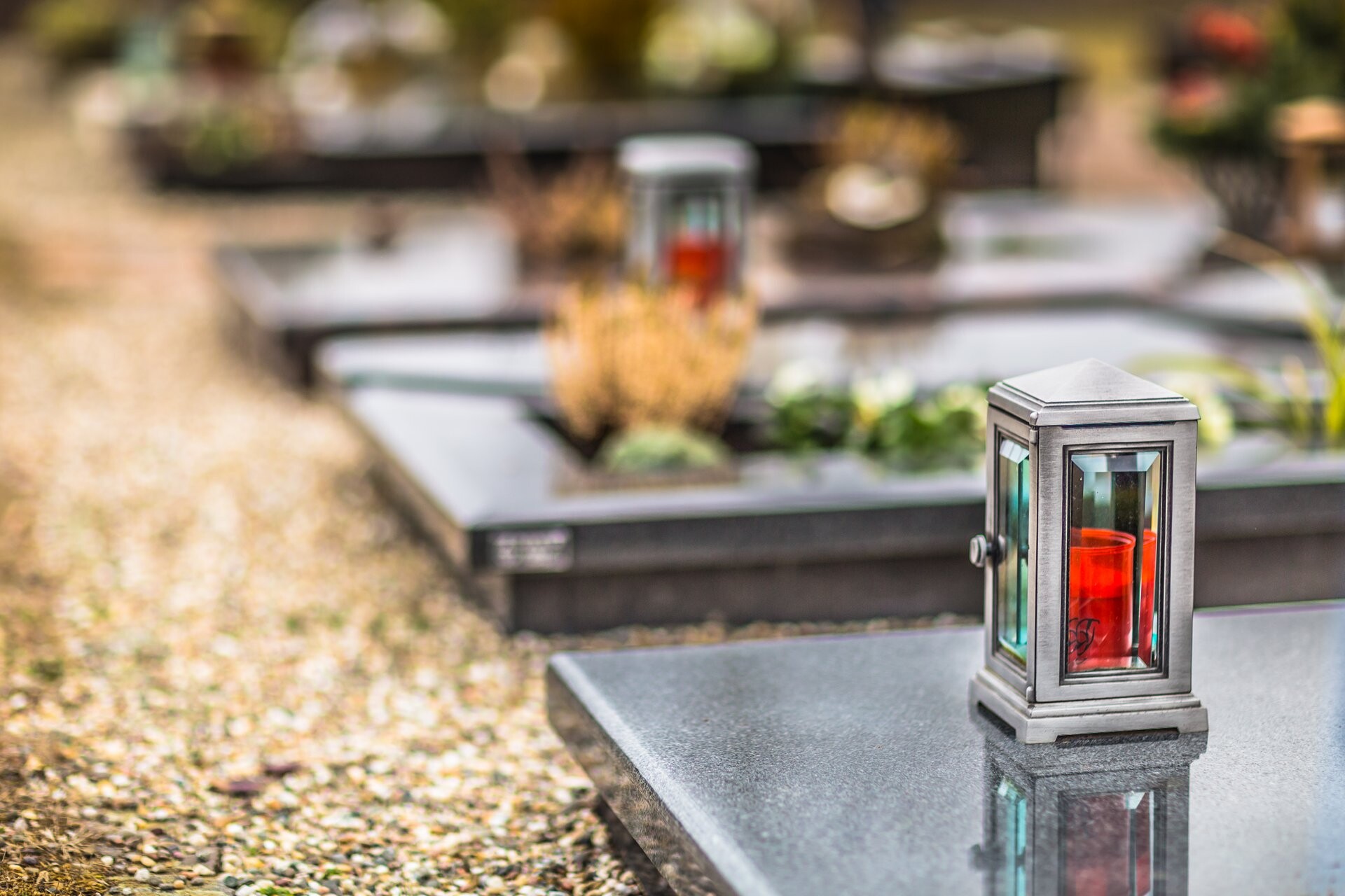 Las tumbas de los cementerios tienen ahora tecnología