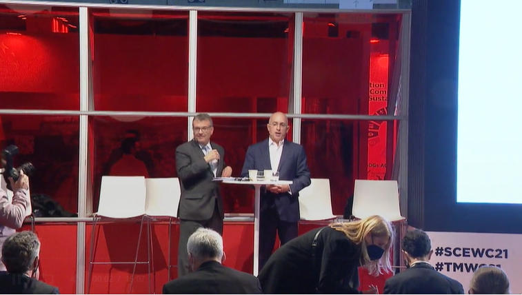 The New Challenges of Smart Ports