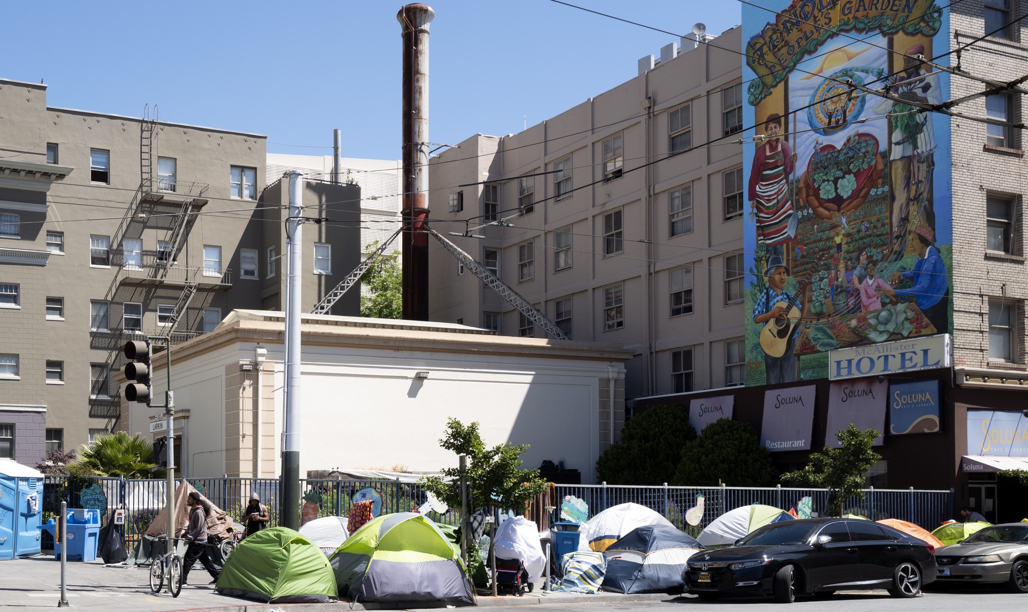 Miles de millones de dólares sin resultado: por qué San Francisco no puede frenar el auge de su población sin techo