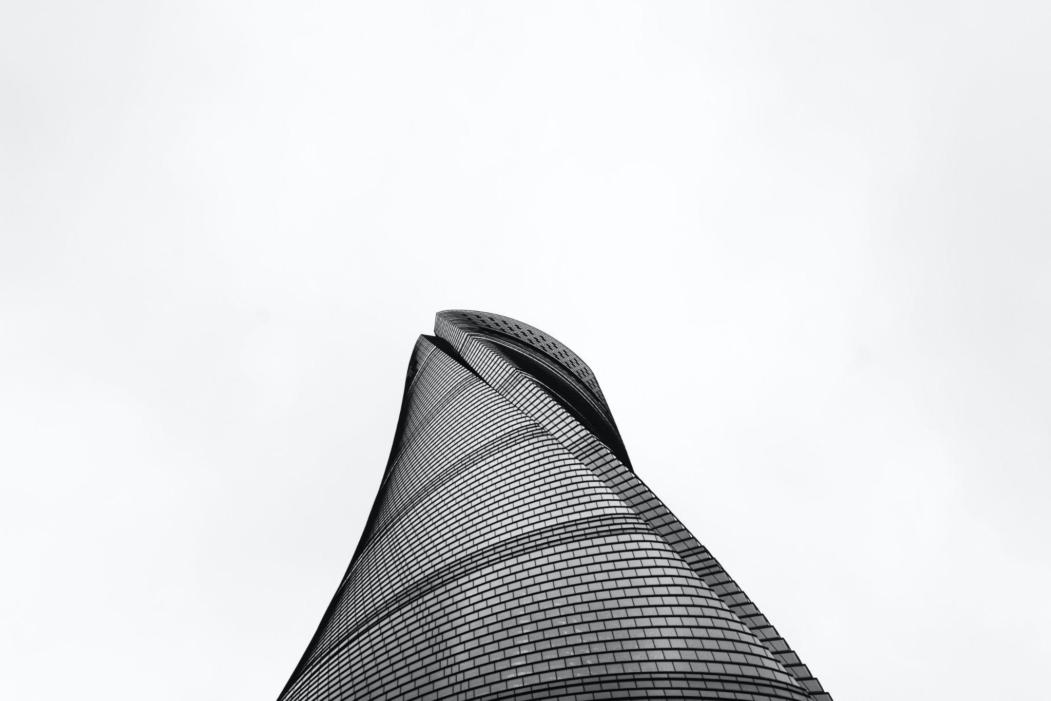 Shanghai Tower, a sustainable and earthquake-resistant skyscraper