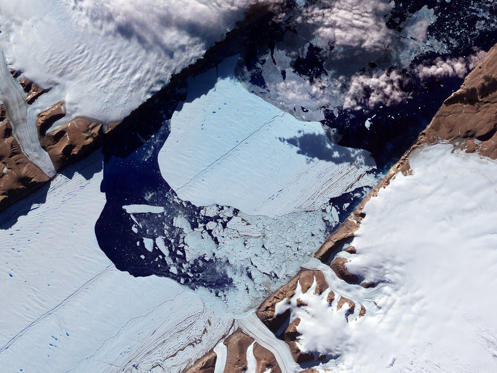 Satellites Show Warming Tides Melting a Massive Greenland Glacier Satellites Show Warming Tides Melting a Massive Greenland Glacier