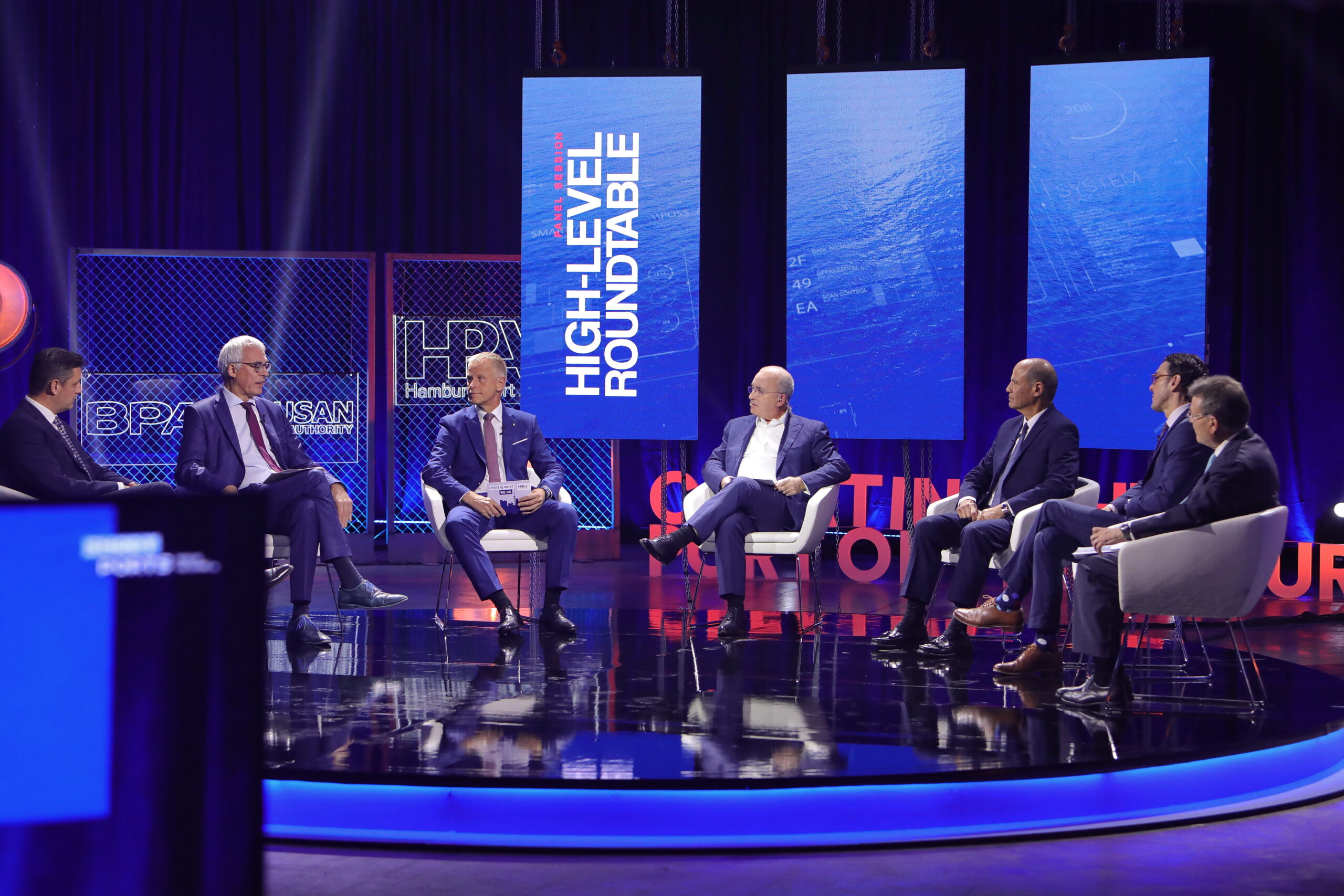 Smart Ports: Piers of the Future – Sailing Towards Innovation